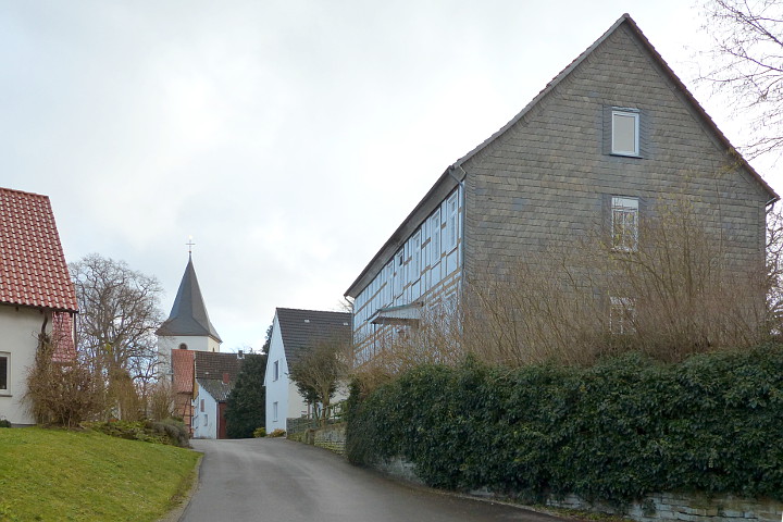 Pfarrhaus und Kirche