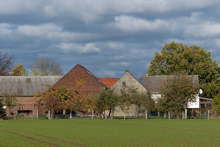 Teilansicht Hof Karl-Wilhelm Müller und Wohnhaus C.