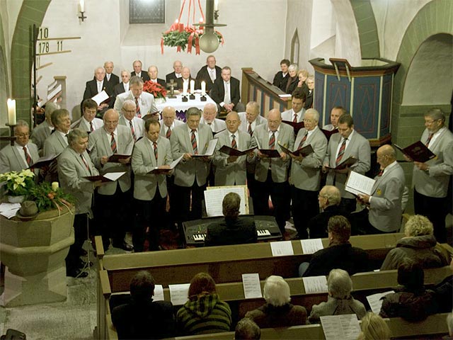 der Männergesangverein Ostönnen 1889 unter der Leitung von Sascha Möllmann