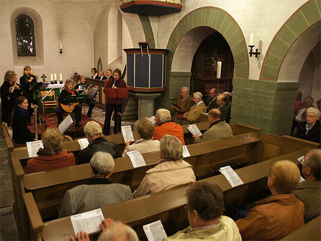 Taizé-Gesänge mit Musikern und Publikum