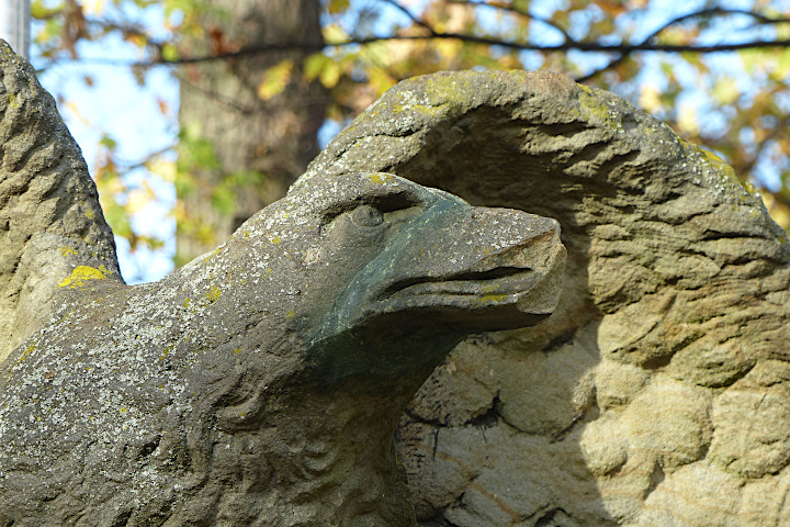 Adler auf dem Ehrenmal