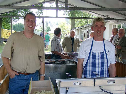 super Würstchen - leckere Pommes