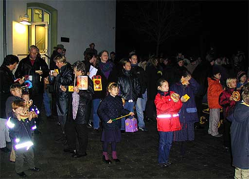 Laternen, Brezel und Glühwein