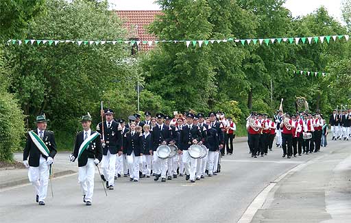 Umzug auf der Schützenstraße