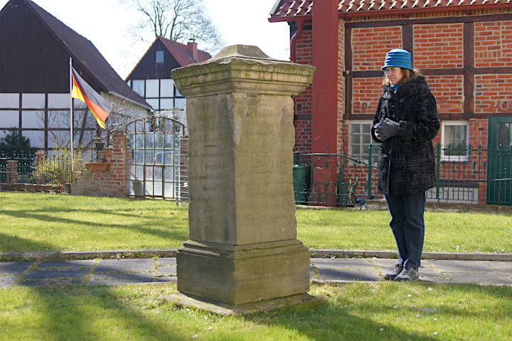 alter Friedhof an der Kirche